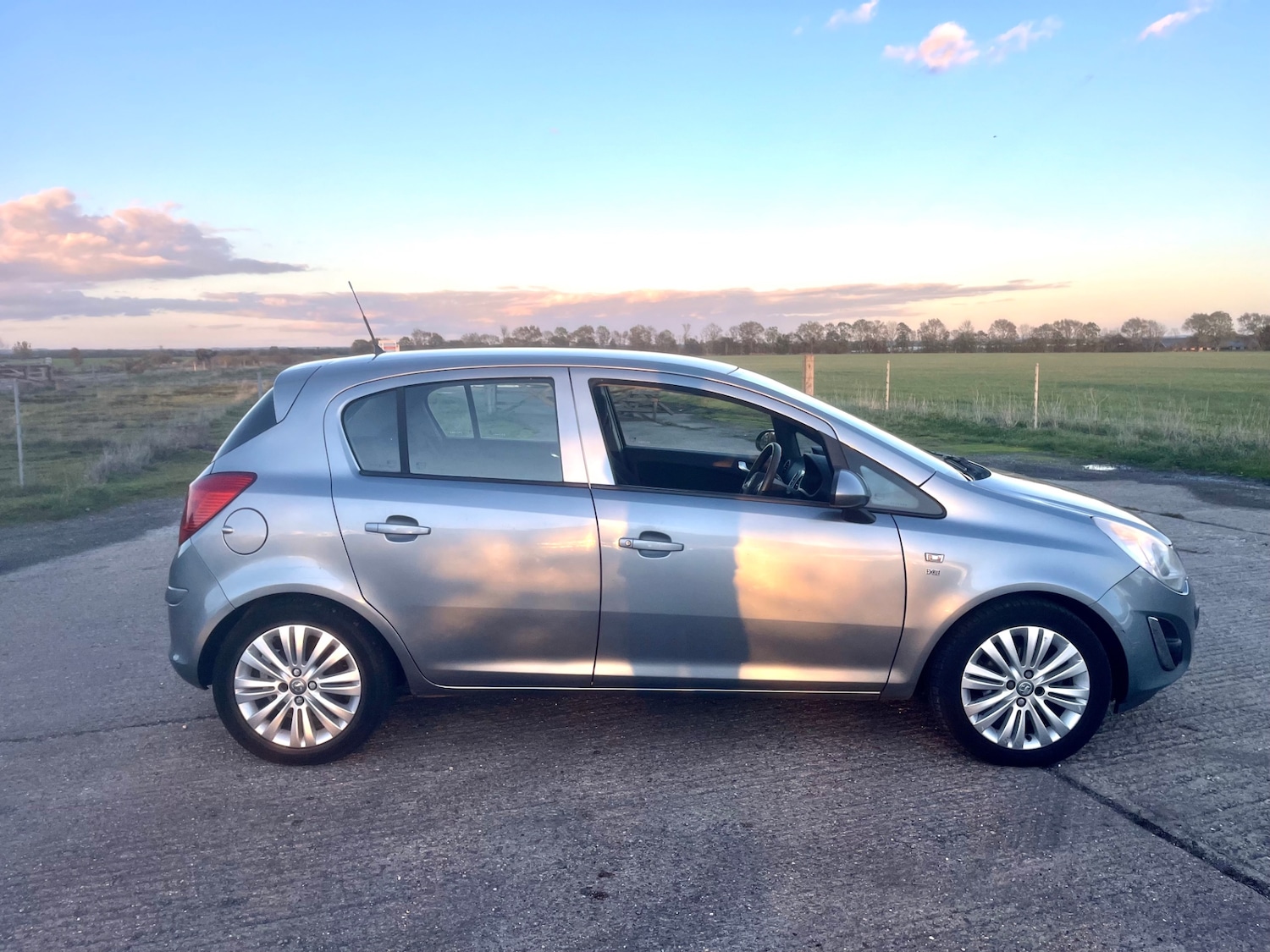 Used Vauxhall Corsa 2012 for sale - 76387419: Photo 4