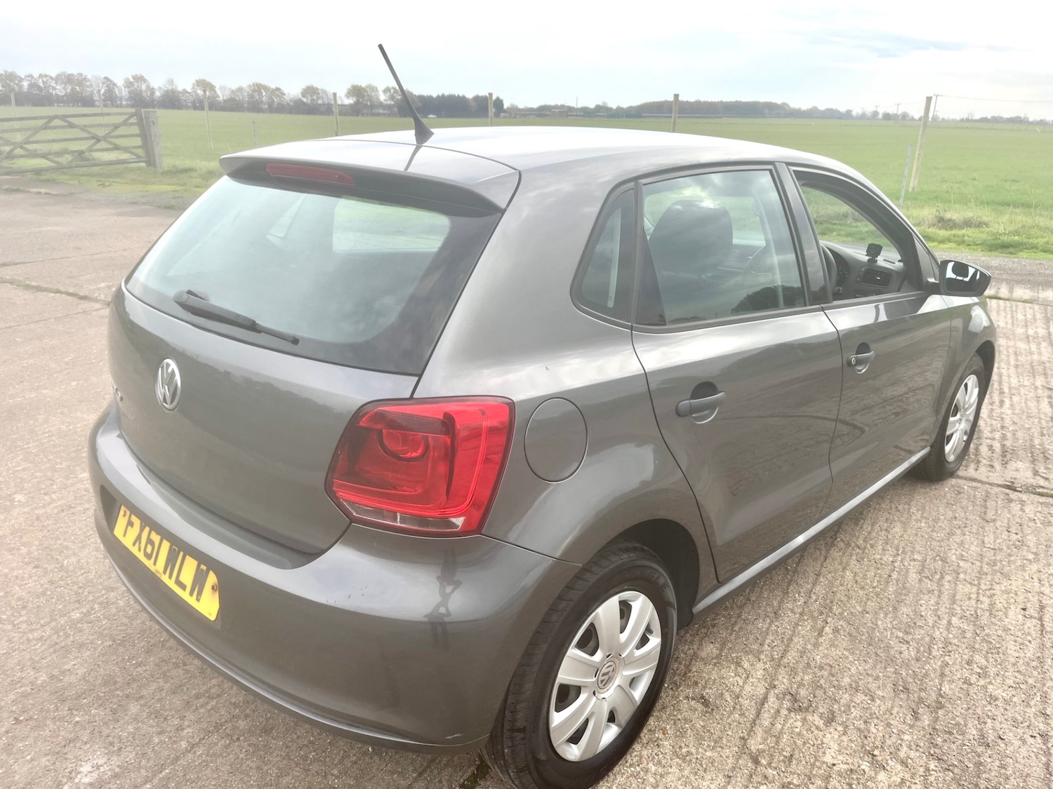Used Volkswagen Polo 2011 for sale - 76387027: Photo 10
