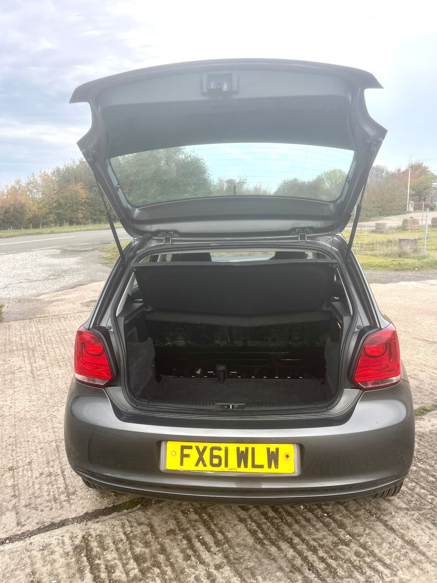 Used Volkswagen Polo 2011 for sale - 76387027: Photo 12