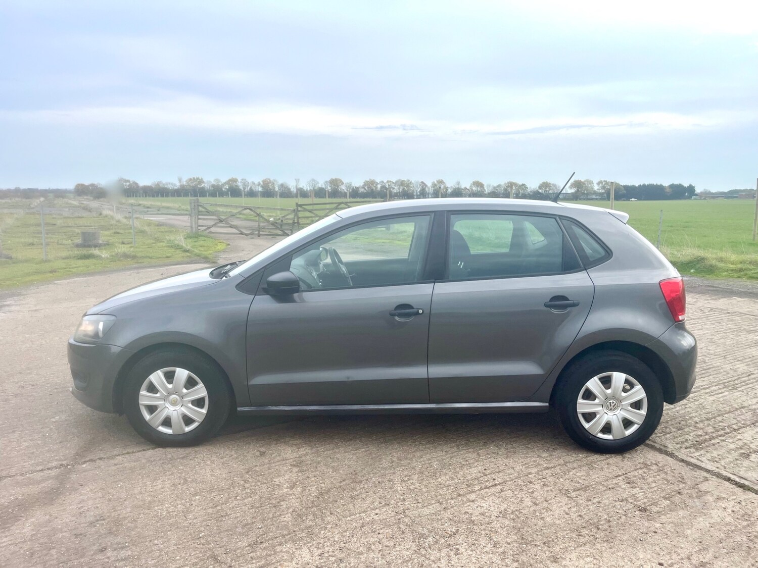 Used Volkswagen Polo 2011 for sale - 76387027: Photo 16