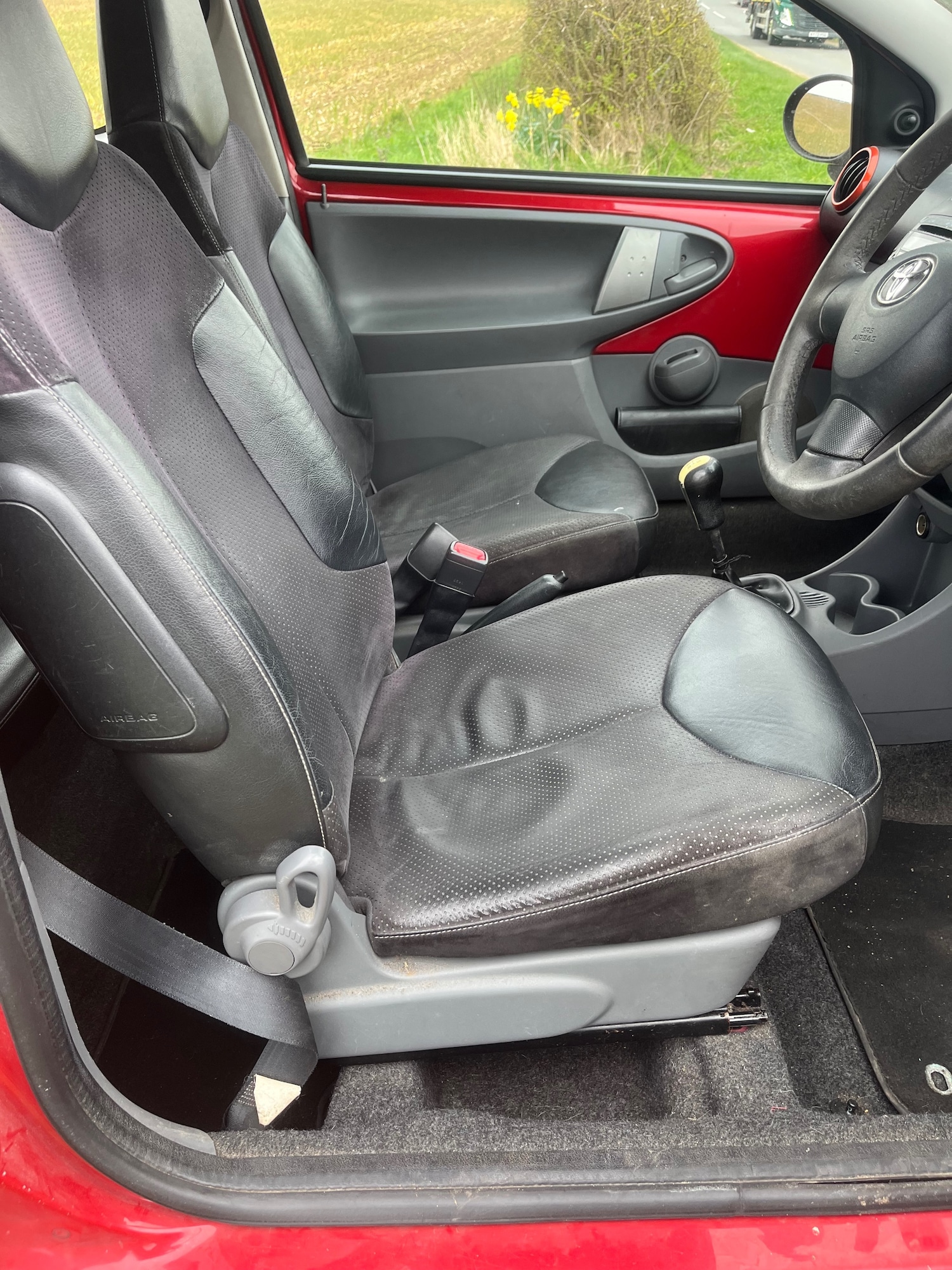 Used Toyota AYGO 2011 for sale - 77977323: Photo 12