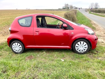 Used Toyota AYGO 2011 for sale - 77977323: Photo