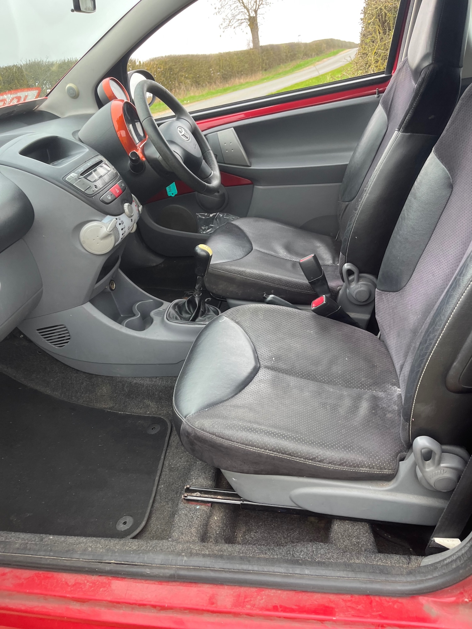 Used Toyota AYGO 2011 for sale - 77977323: Photo 9