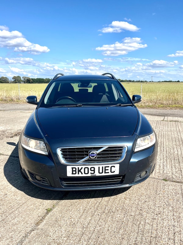 Used Volvo V50 2009 for sale - 75121578: Photo 2