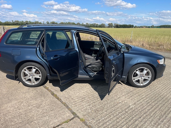 Used Volvo V50 2009 for sale - 75121578: Photo 5