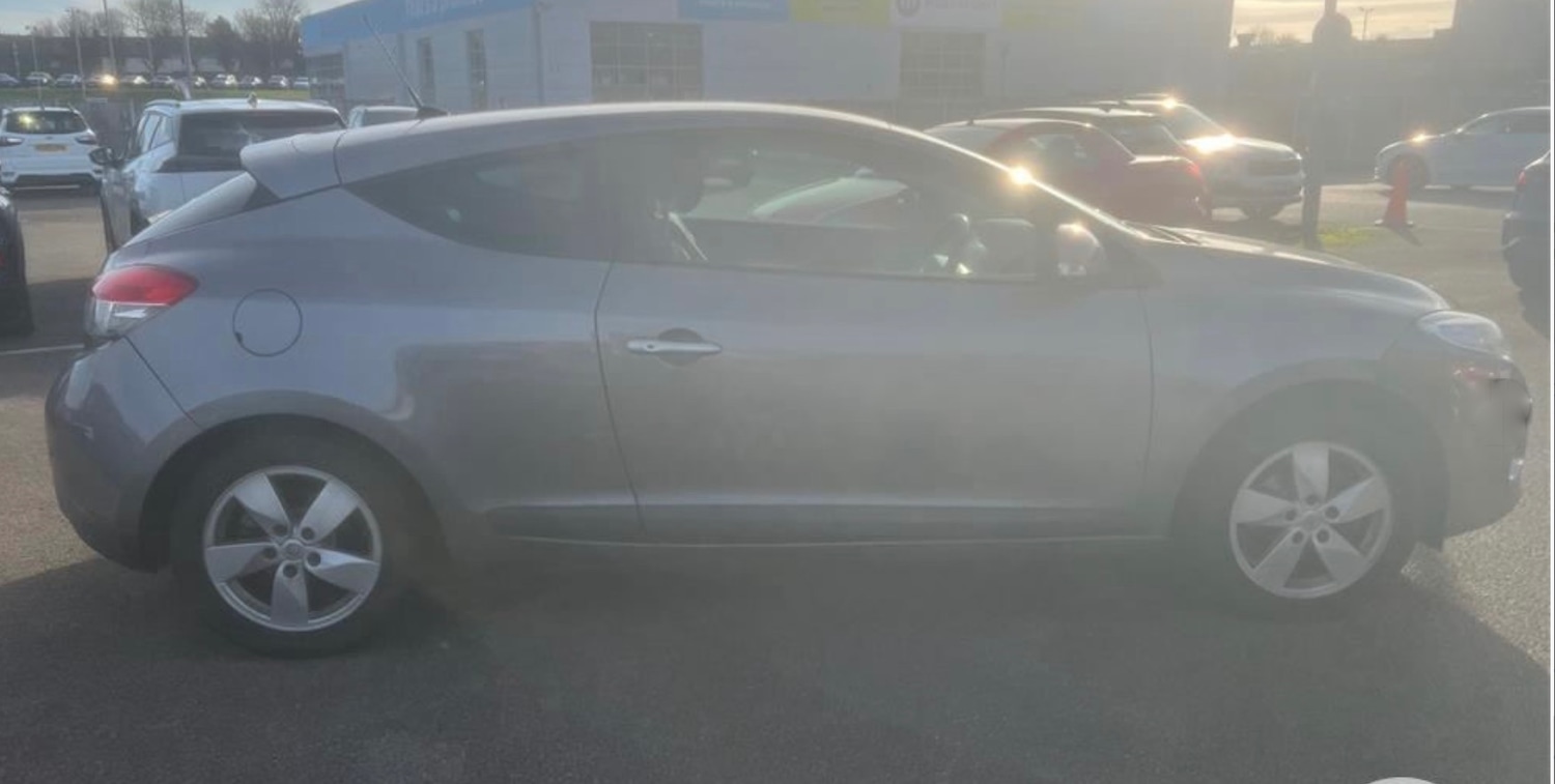 Used Renault Megane 2011 for sale - 77609693: Photo 3