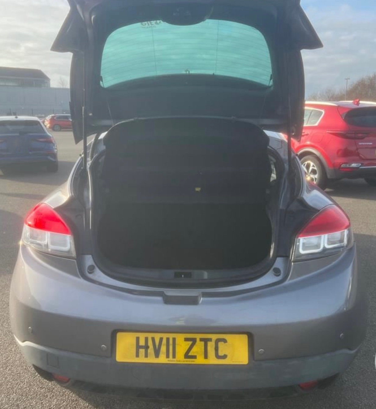 Used Renault Megane 2011 for sale - 77609693: Photo 7