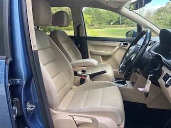 Used Volkswagen Touran 2013 for sale - 75919814: Photo