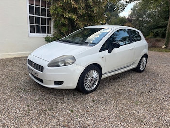 Used Fiat Grande Punto 2009 for sale - 75921815: Photo