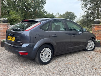 Used Ford Focus 2010 for sale - 75979558: Photo