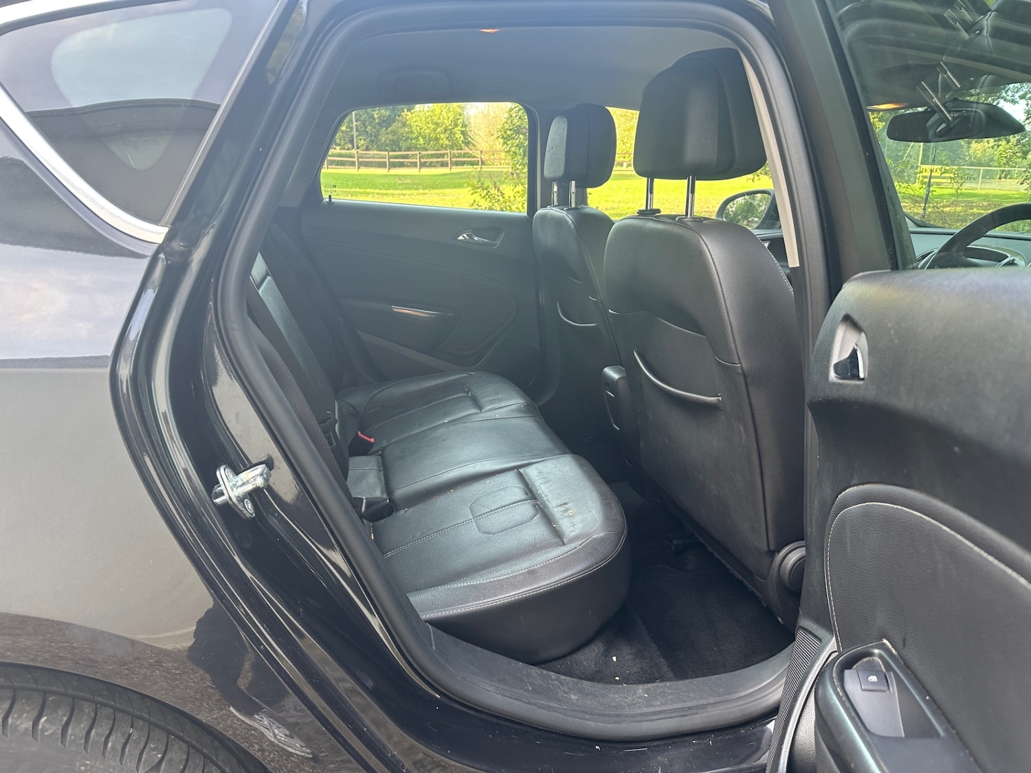 Used Vauxhall Astra 2011 for sale - 75924505: Photo 9