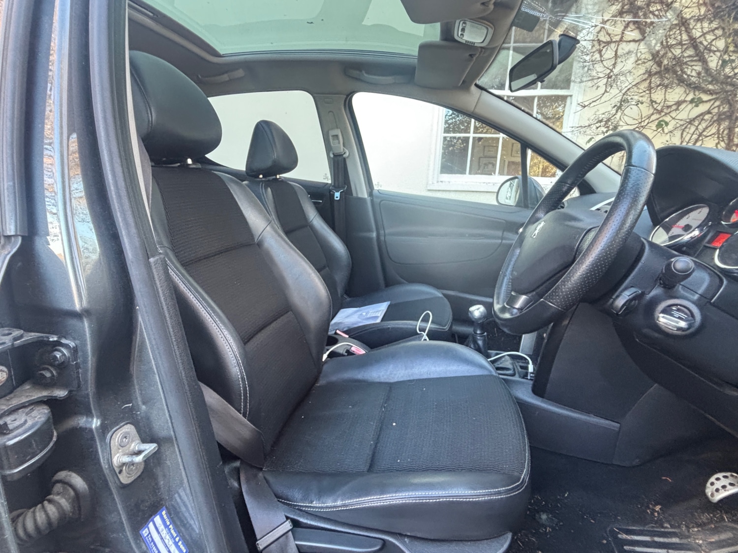 Used Peugeot 207 2011 for sale - 77095396: Photo 14