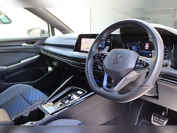 Used Volkswagen Golf 2024 for sale - 78985395: Photo