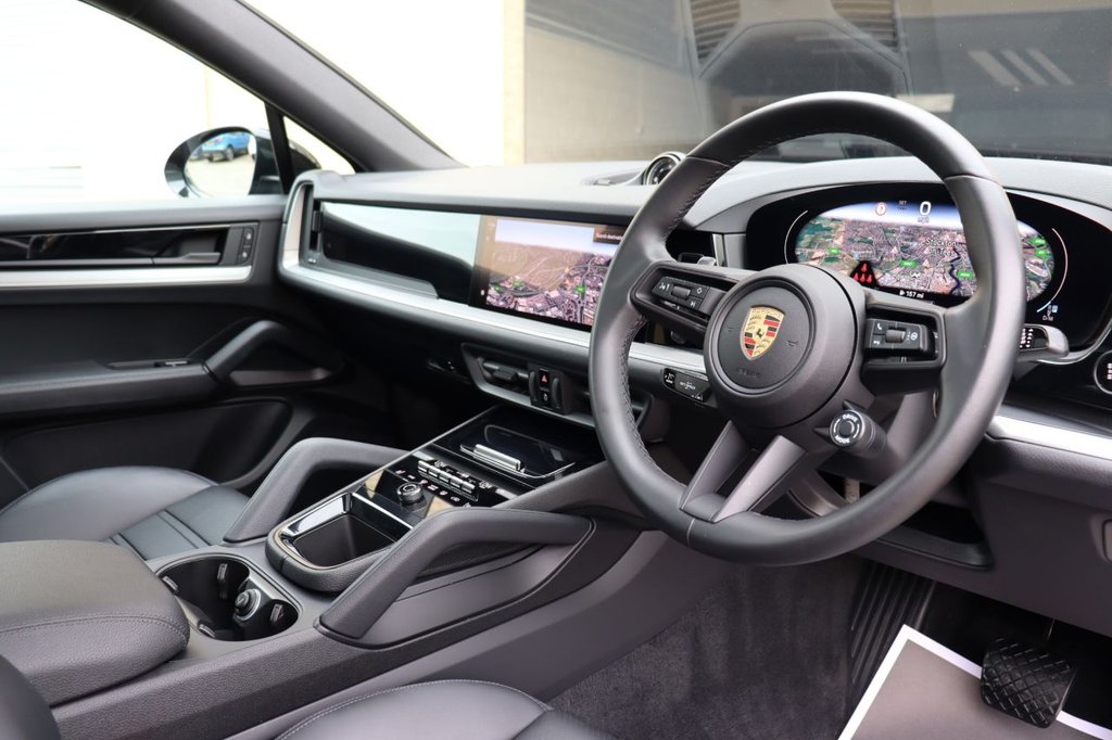 Used Porsche Cayenne 2023 for sale - 76751273: Photo 2