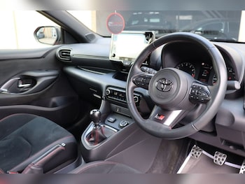 Used Toyota Yaris 2021 for sale - 75028370: Photo