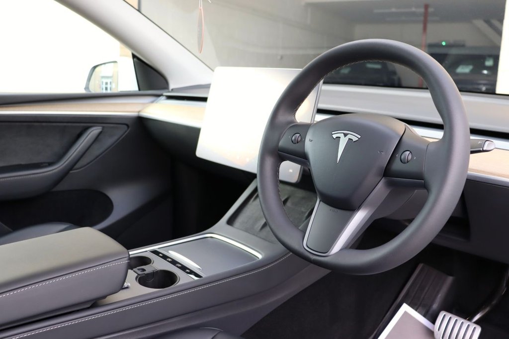 Used Tesla Model Y 2022 for sale - 77966679: Photo 2