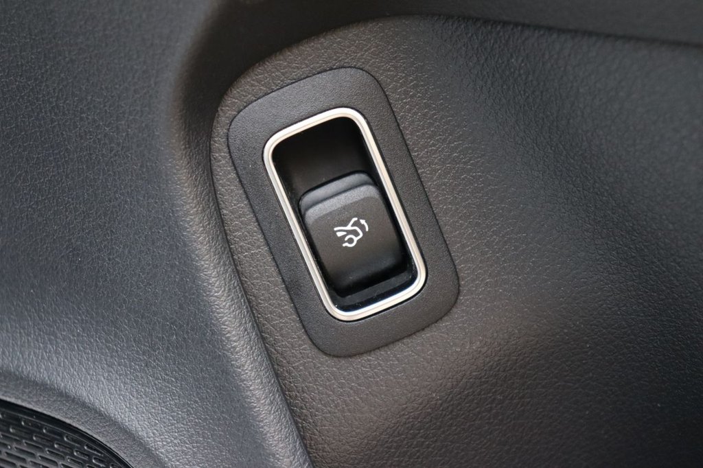 Used Mercedes-Benz CLA 2020 for sale - 76105445: Photo 21