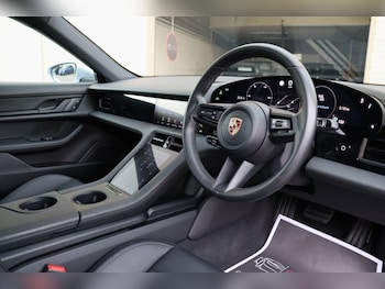 Used Porsche Taycan 2023 for sale - 75359574: Photo