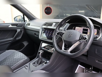 Used Volkswagen Tiguan Allspace 2022 for sale - 76105500: Photo