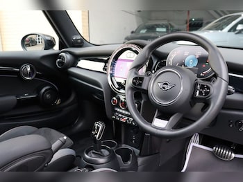 Used MINI Hatch 2023 for sale - 77631686: Photo