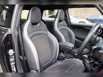 Used MINI Hatch 2023 for sale - 77631686: Photo