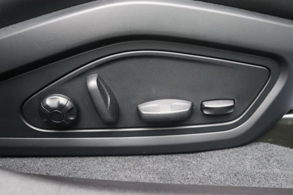 Used Porsche Taycan 2022 for sale - 77463983: Photo 19