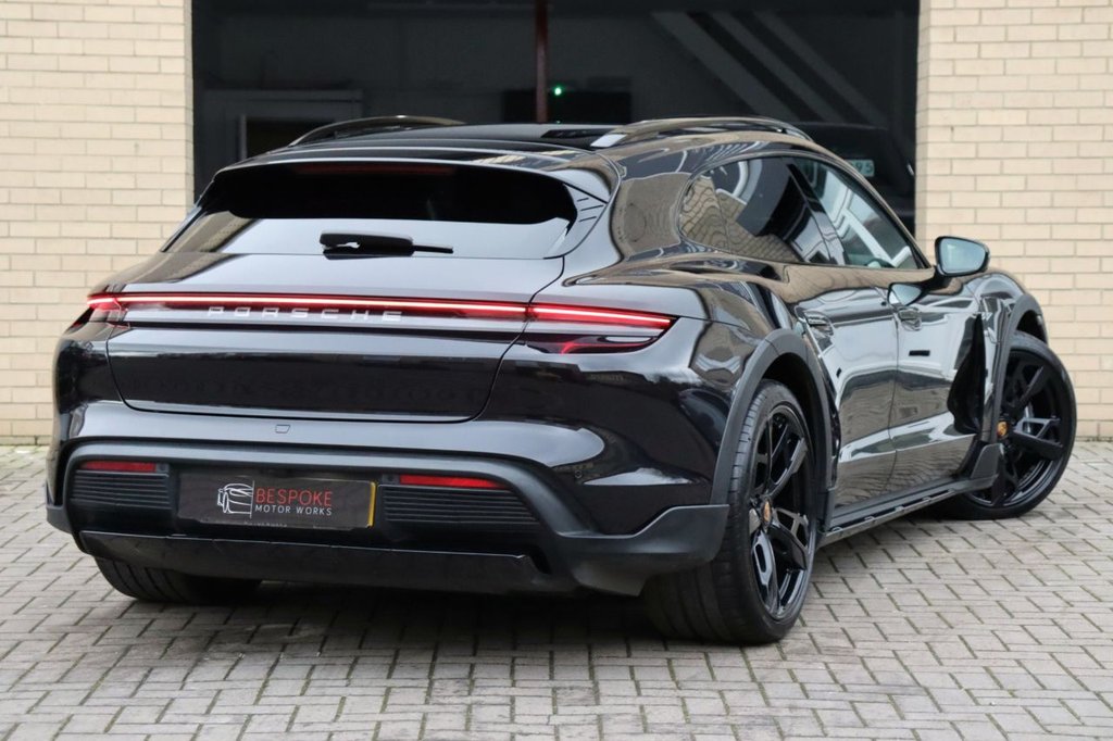 Used Porsche Taycan 2022 for sale - 77463983: Photo 3