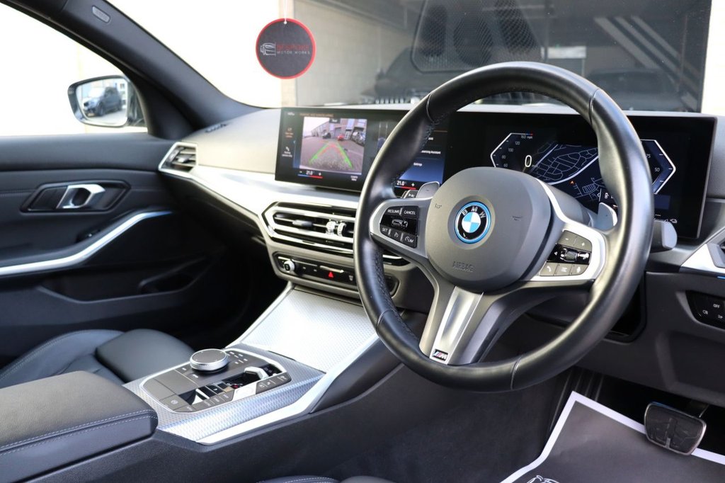 Used BMW 3 Series 2024 for sale - 76496538: Photo 2