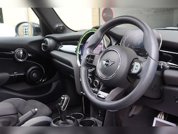 Used MINI Hatch 2023 for sale - 78701791: Photo
