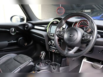 Used MINI Hatch 2020 for sale - 77171905: Photo