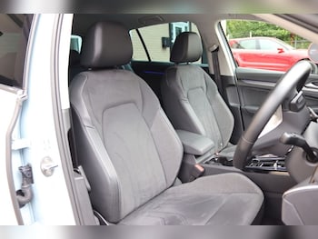Used Volkswagen Golf 2024 for sale - 78924102: Photo