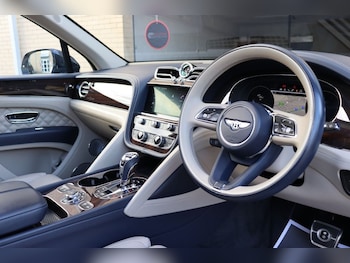 Used Bentley Bentayga 2020 for sale - 78241081: Photo