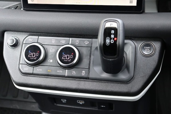 Used Land Rover Defender 2023 for sale - 74807271: Photo 11