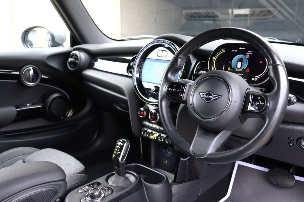 Used MINI Electric Hatch 2021 for sale - 76570597: Photo 2