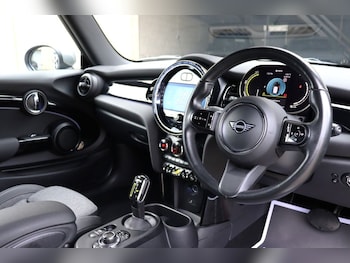 Used MINI Electric Hatch 2021 for sale - 76570597: Photo