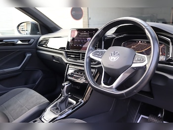 Used Volkswagen T-Roc 2022 for sale - 78828683: Photo