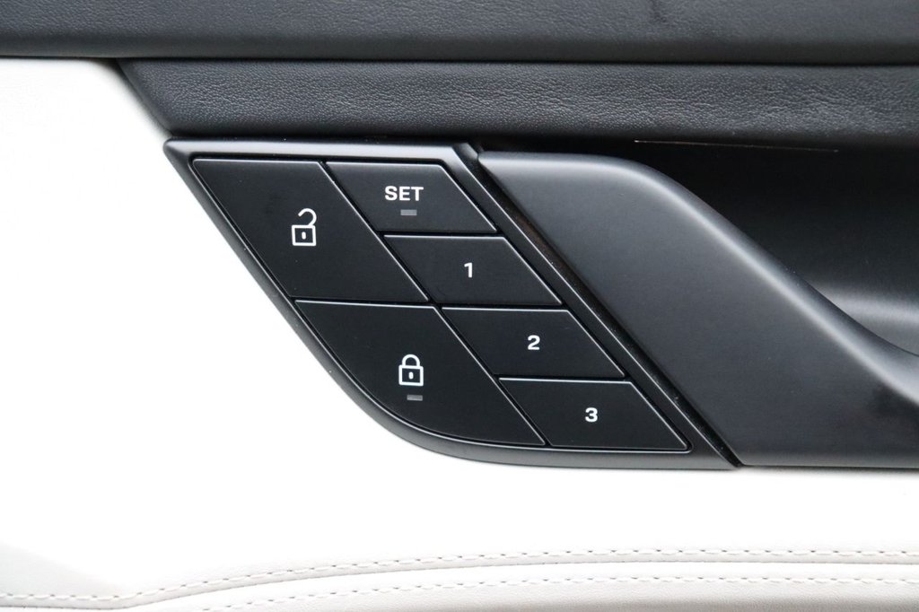 Used Porsche Taycan 2021 for sale - 77394759: Photo 24