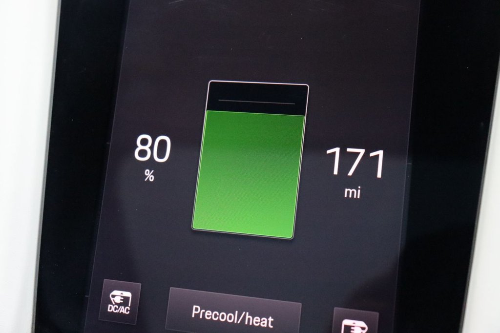 Used Porsche Taycan 2021 for sale - 77394759: Photo 31