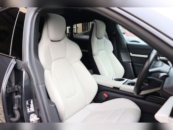 Used Porsche Taycan 2021 for sale - 77394759: Photo