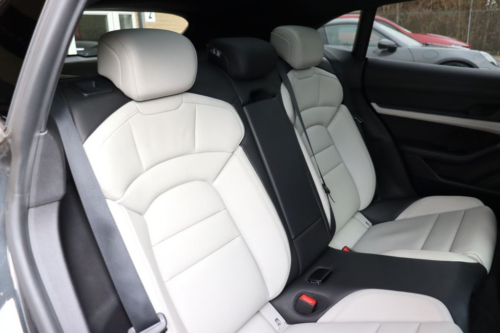 Used Porsche Taycan 2021 for sale - 77394759: Photo 5