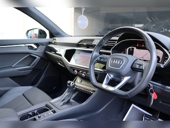 Used Audi Q3 2021 for sale - 76291573: Photo