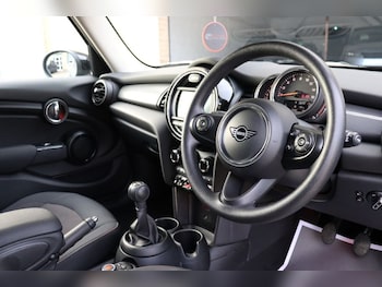 Used MINI Hatch 2020 for sale - 77708712: Photo