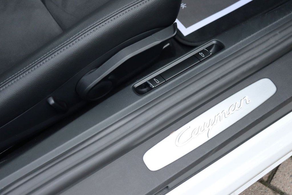 Used Porsche 718 Cayman 2024 for sale - 77139534: Photo 14