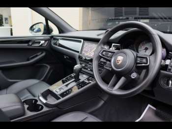 Used Porsche Macan 2023 for sale - 75033092: Photo