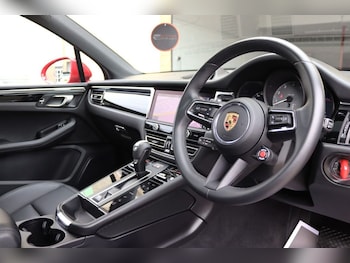 Used Porsche Macan 2023 for sale - 78996263: Photo