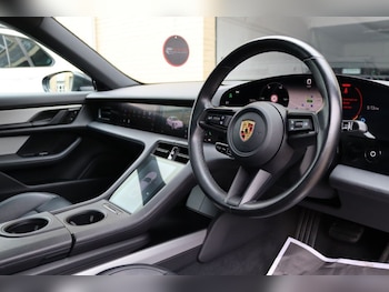 Used Porsche Taycan 2020 for sale - 79323084: Photo
