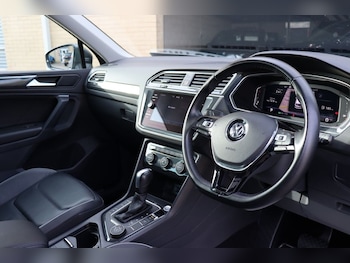 Used Volkswagen Tiguan 2020 for sale - 76119018: Photo 2