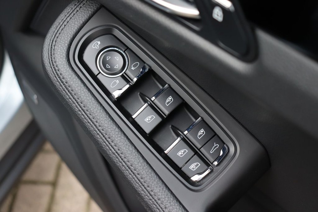 Used Porsche Macan 2021 for sale - 77632147: Photo 19