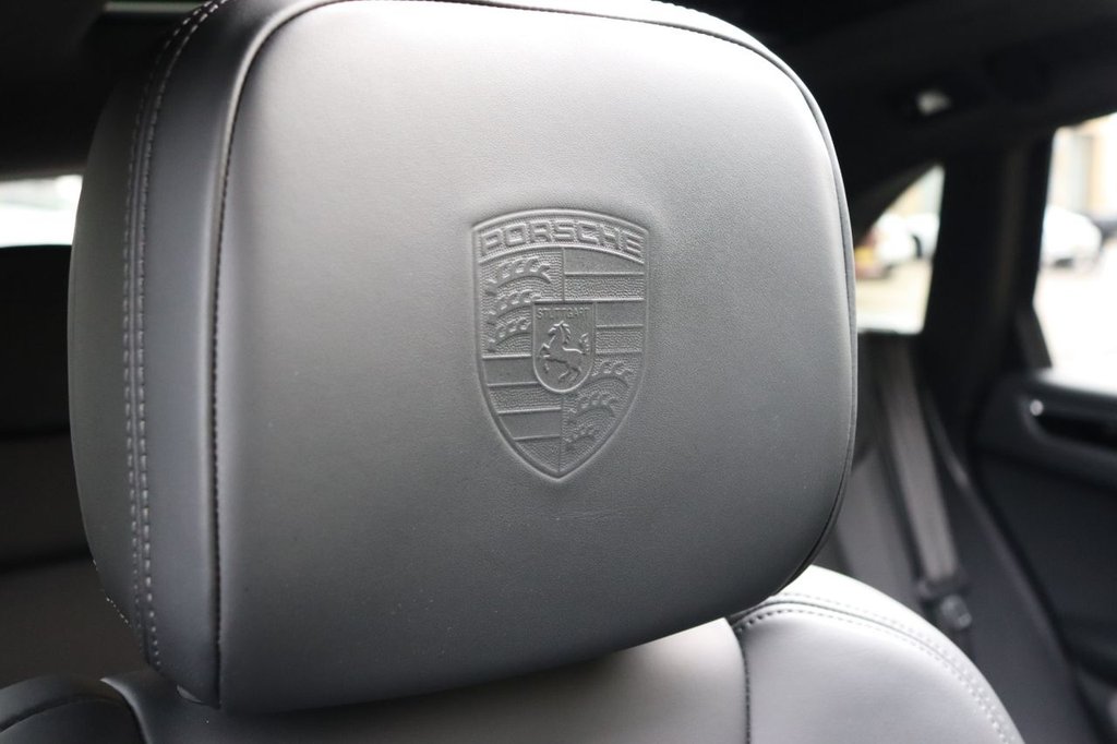 Used Porsche Macan 2021 for sale - 77632147: Photo 22