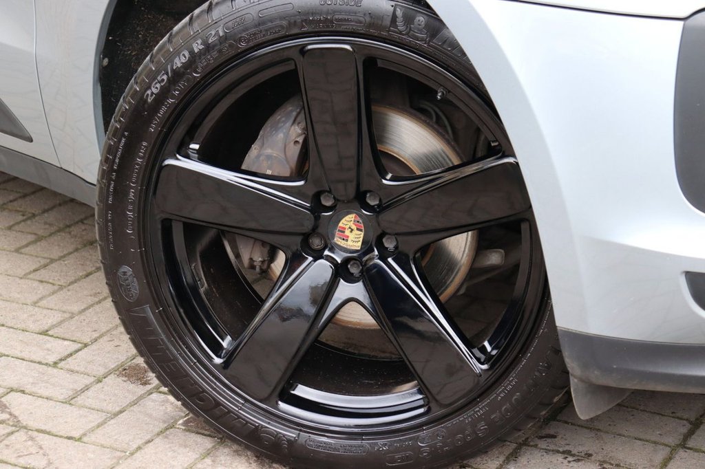 Used Porsche Macan 2021 for sale - 77632147: Photo 25